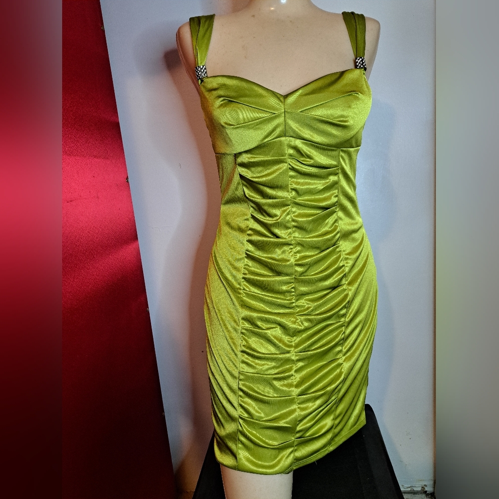 Dress - Picture 2 of 4